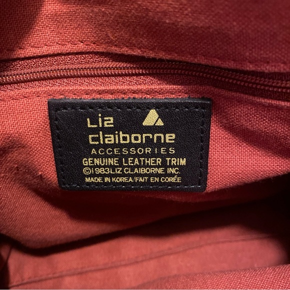 VINTAGE 1983 Liz Claiborne Red Leather Crossbody Bag and Matching Wallet - Picture 8 of 16